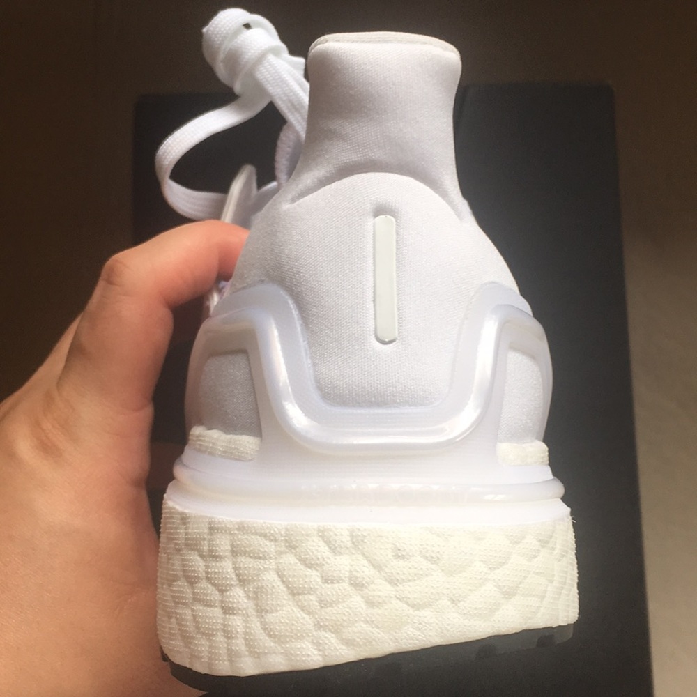 **SOLD** Adidas Ultraboost White - Picture 4 of 12
